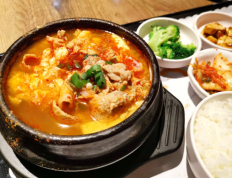 《西門美食30年傳承！釜山順豆腐韓式料理》